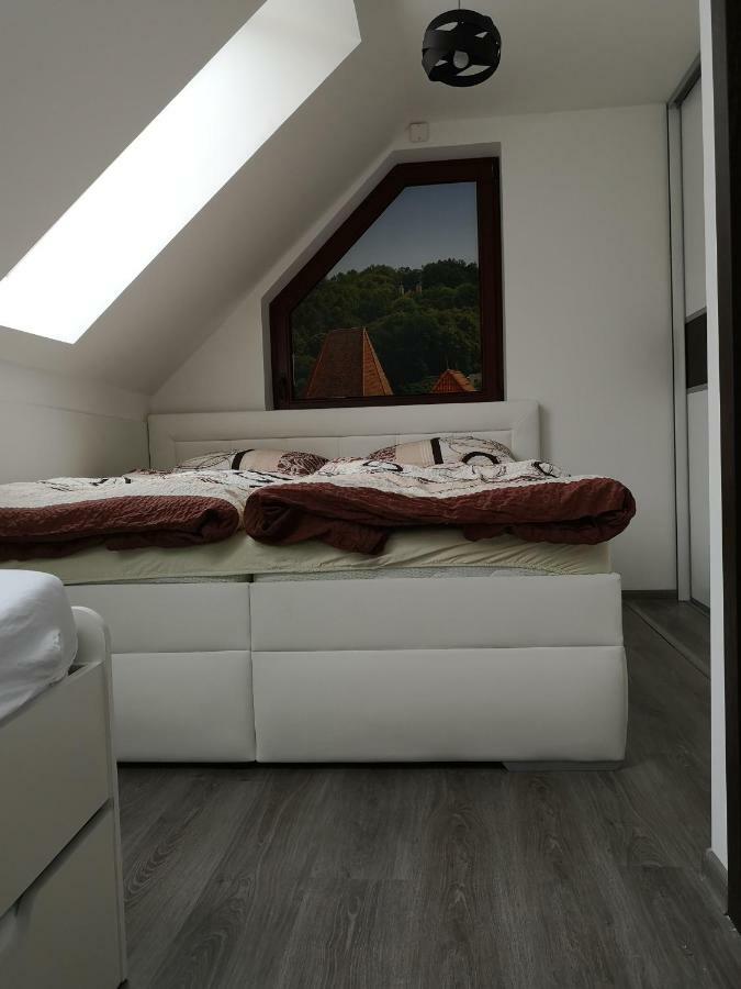 Centrum Apartman Leyla บาร์เจโอ ภายนอก รูปภาพ